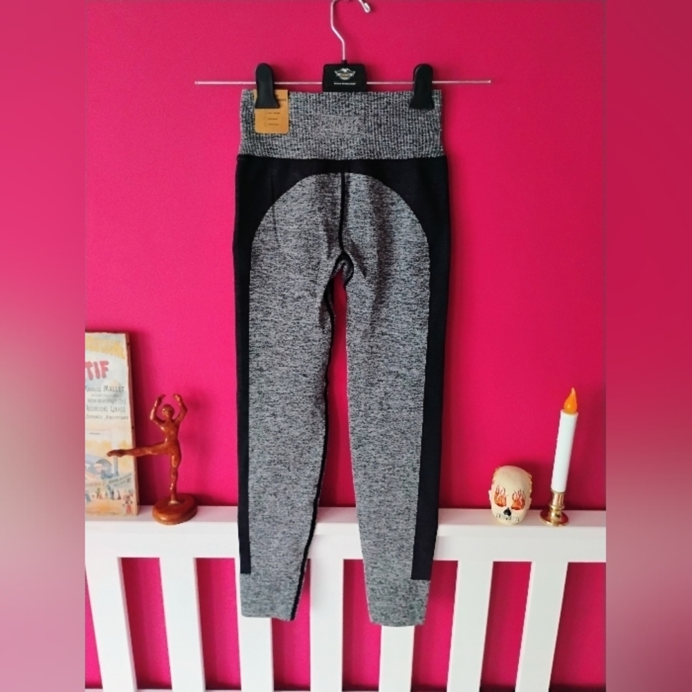 Victoria's Secret PINK Active Gray & Black Seamless Joggers SIZE X-SMALL 🆕 - Picture 2 of 12